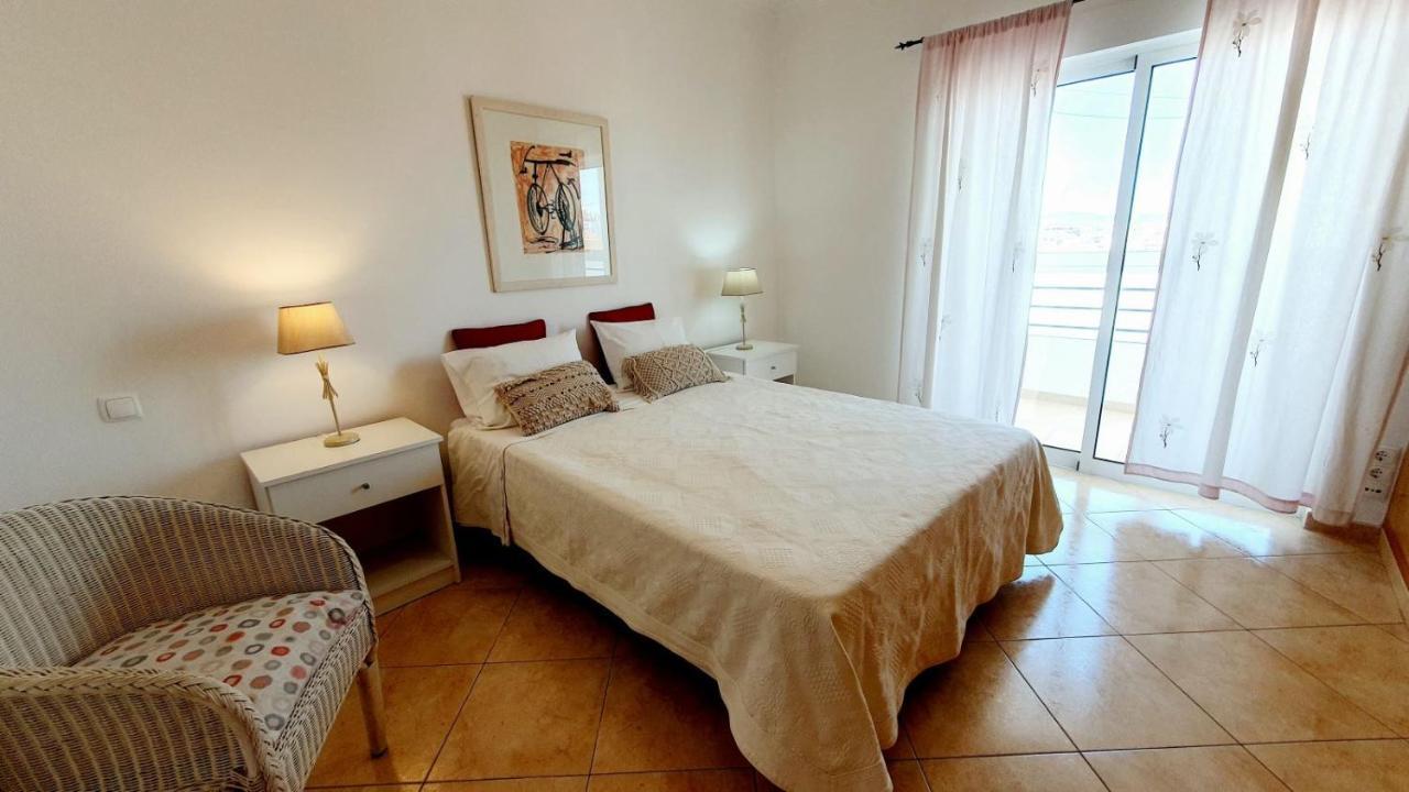 Quarteira Beach Vacation: 2Br Steps To The Sand Exterior photo