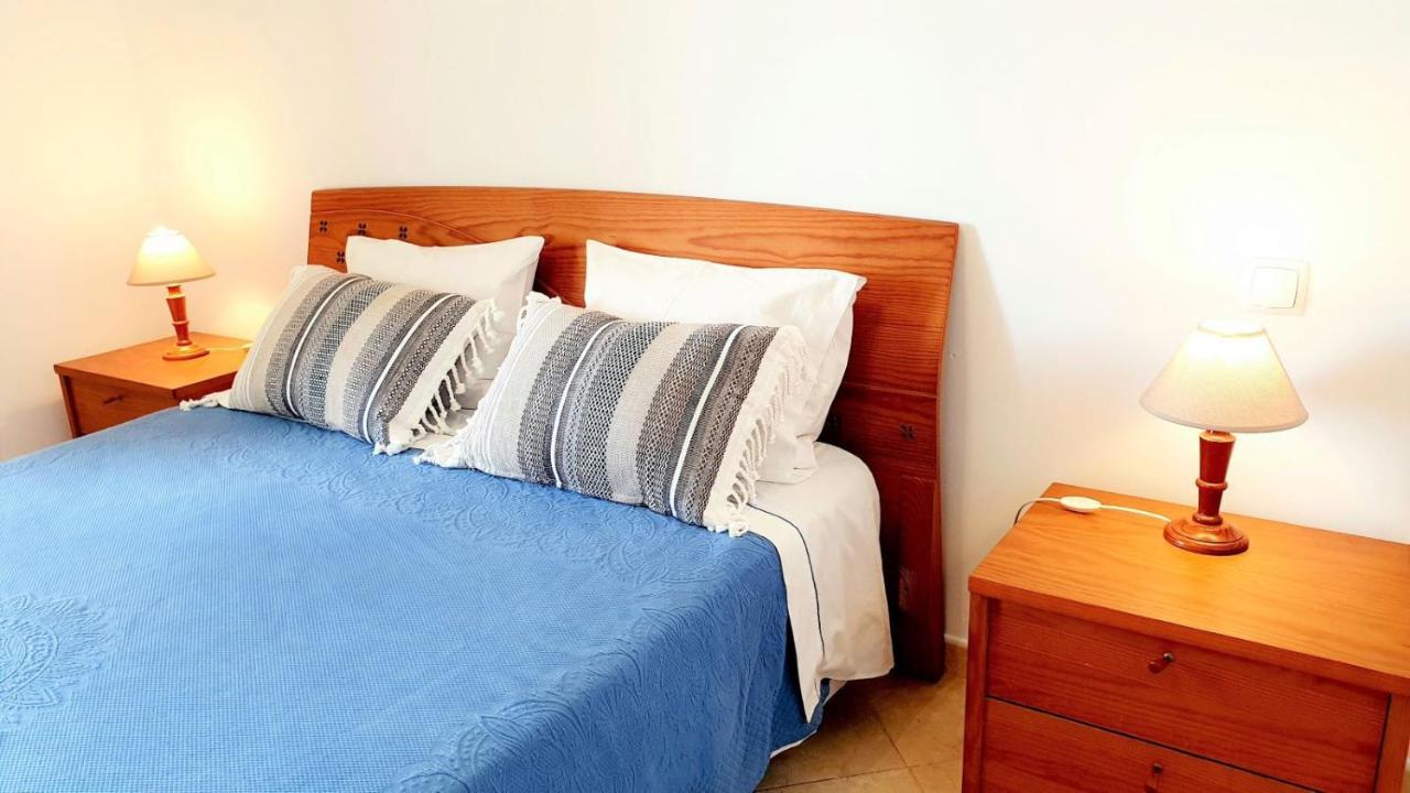 Quarteira Beach Vacation: 2Br Steps To The Sand Exterior photo