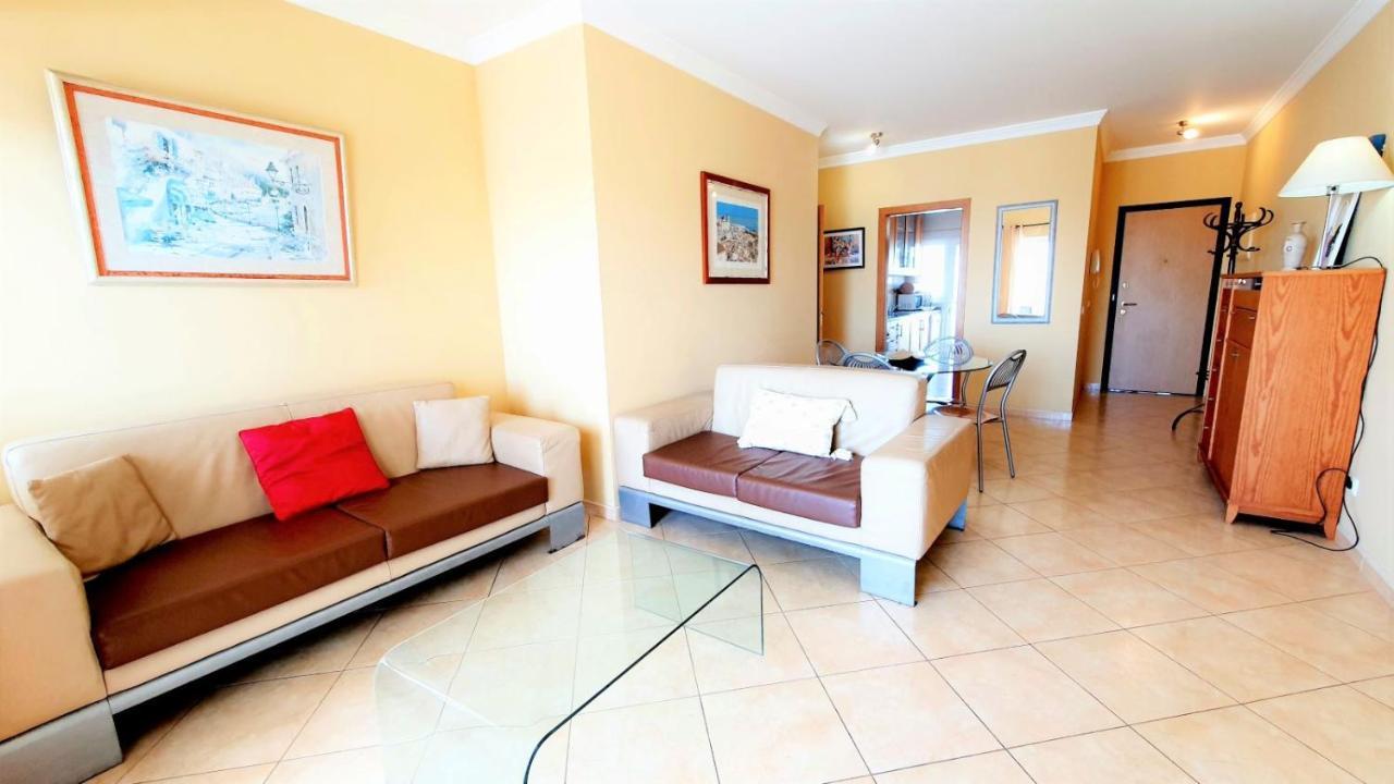 Quarteira Beach Vacation: 2Br Steps To The Sand Exterior photo