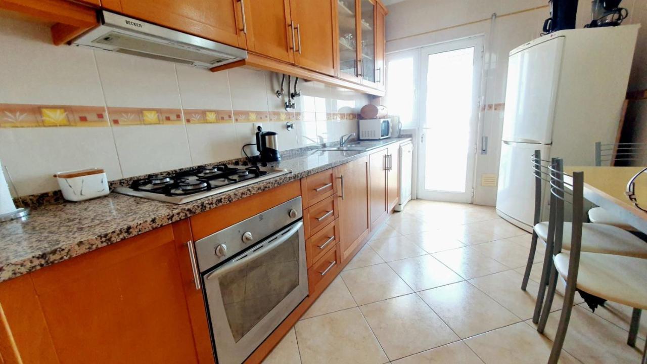 Quarteira Beach Vacation: 2Br Steps To The Sand Exterior photo
