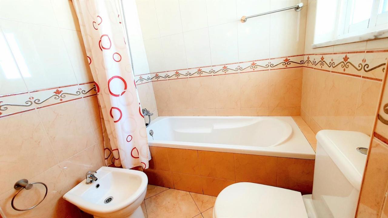 Quarteira Beach Vacation: 2Br Steps To The Sand Exterior photo